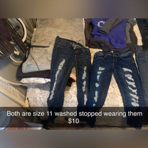 Black and kaka and blue dark jeans then 11 and  super stretch and jeggings